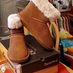 NWT, Lady's, BearPaw, Warm & Cozy, Winter Booties❤️